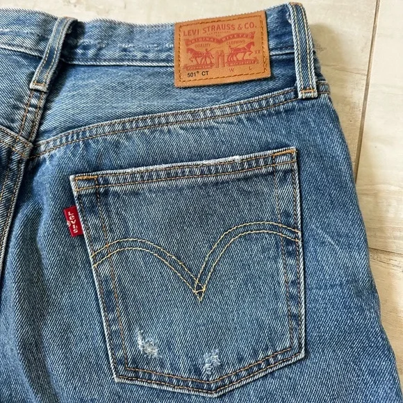 LEVI’S JEAN - Picture 3 of 6